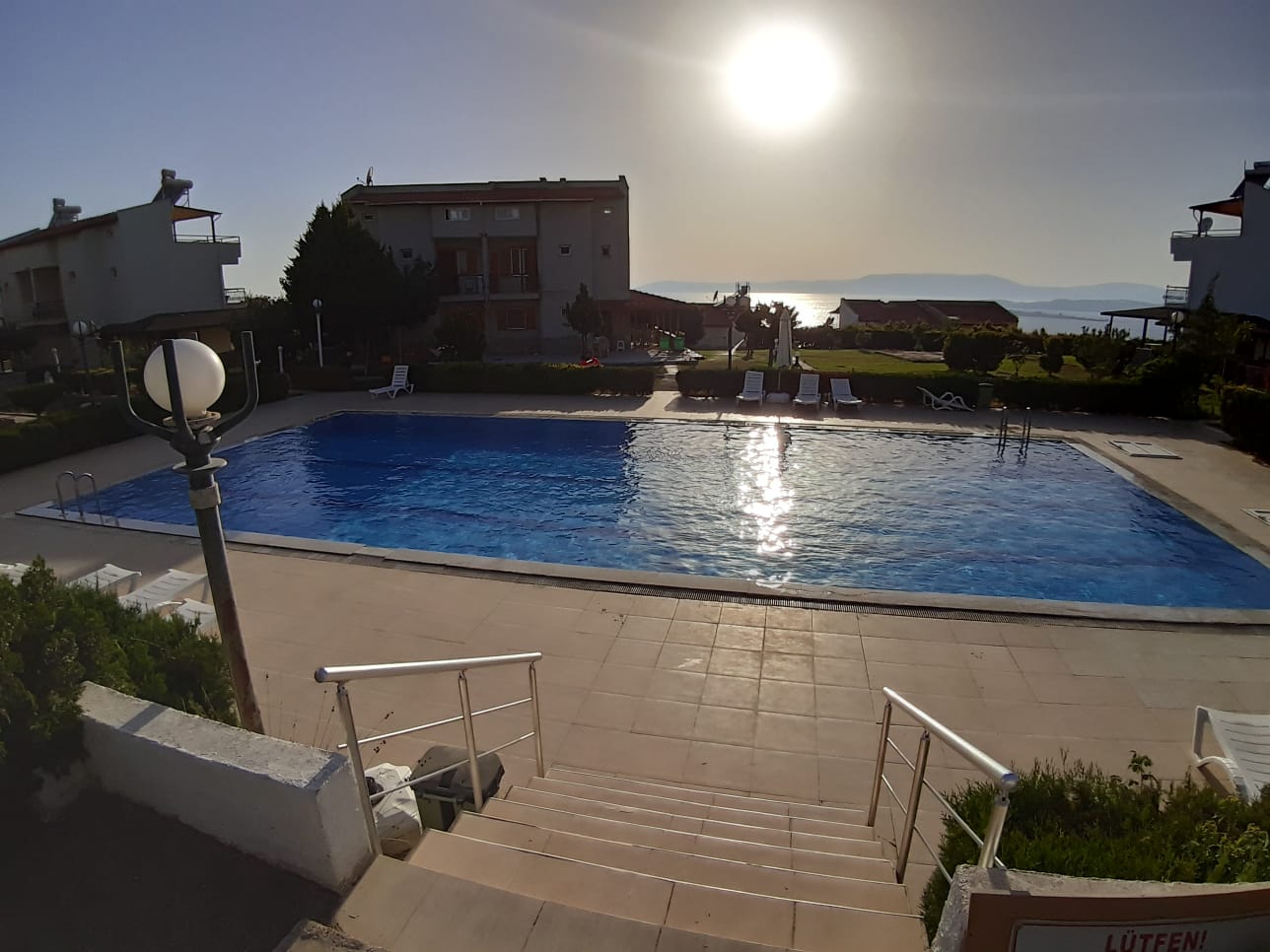 TUĞÇE SİTESİ  YÜZME HAVUZU